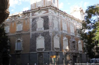 El palacio, un edificio muy chulo que hoy alberga el museo nacional de cerámica